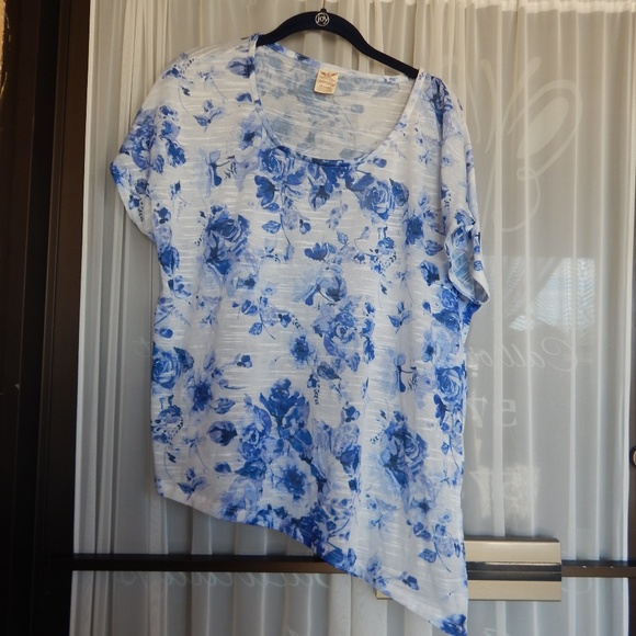 Faded Glory Tops - Faded Glory Blue Floral Pullover Top Size 1X (16W)